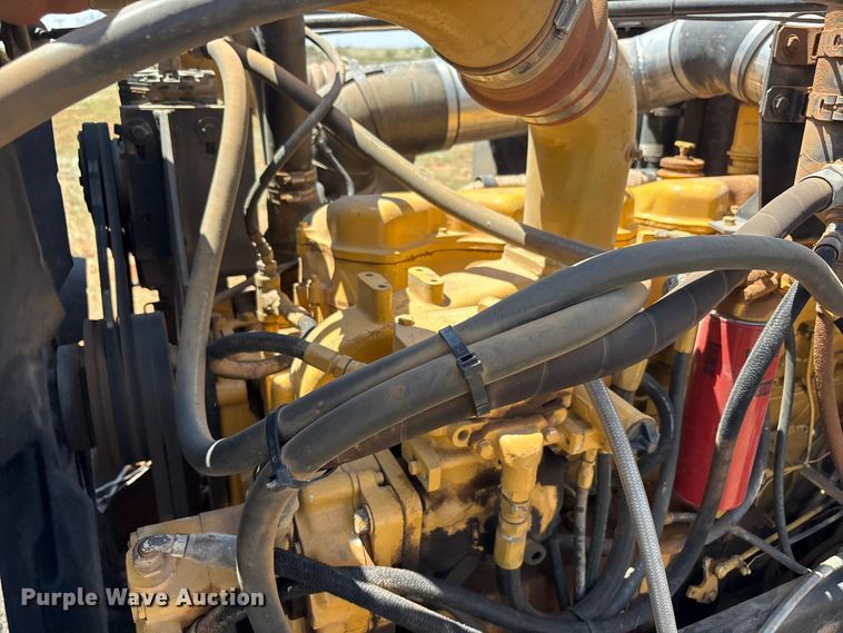 image for item FC2448 1986 Peterbilt 359 semi truck