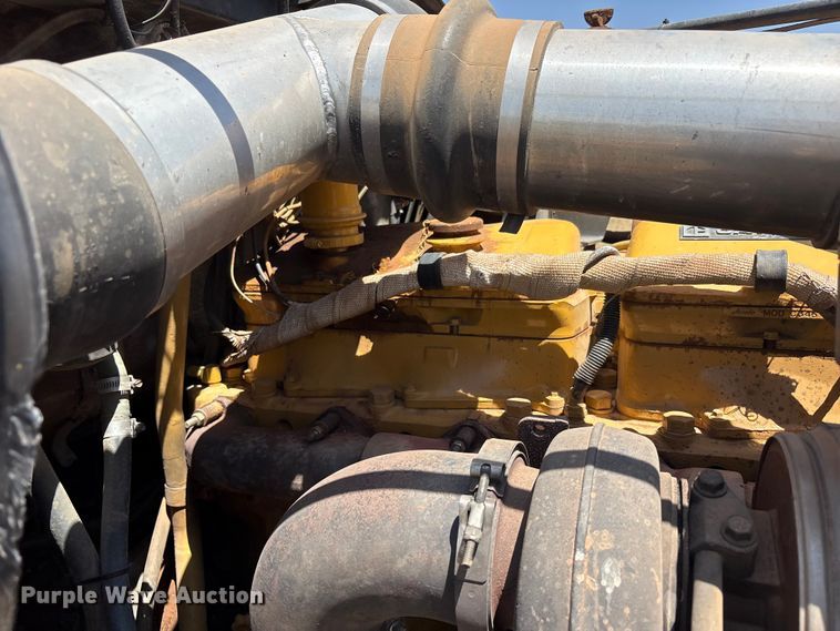 image for item FC2448 1986 Peterbilt 359 semi truck
