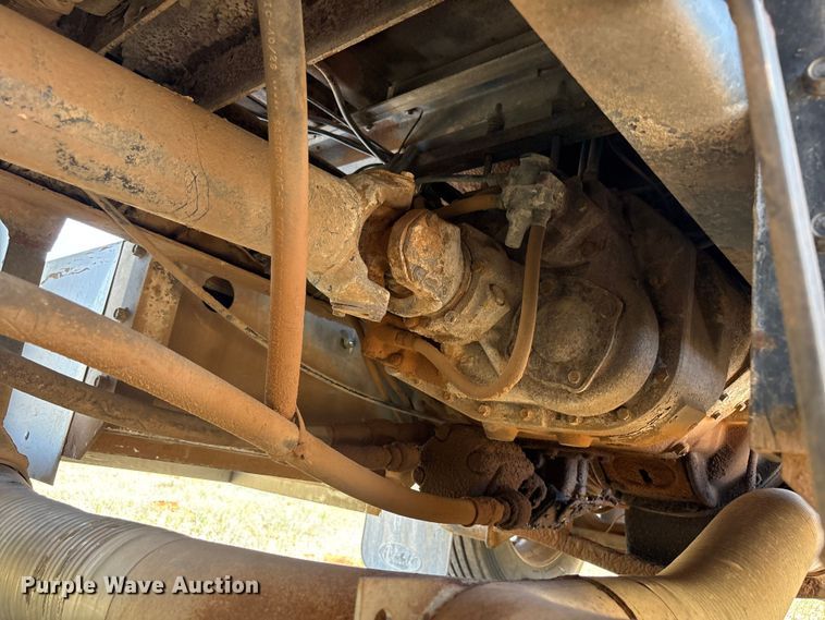 image for item FC2448 1986 Peterbilt 359 semi truck