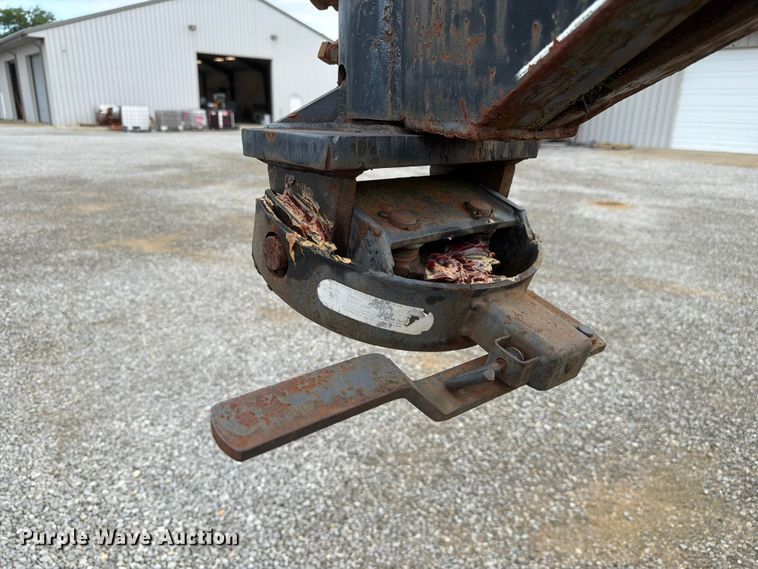 image for item FC3189 2005 Jerry James 34 Dual GN equipment trailer