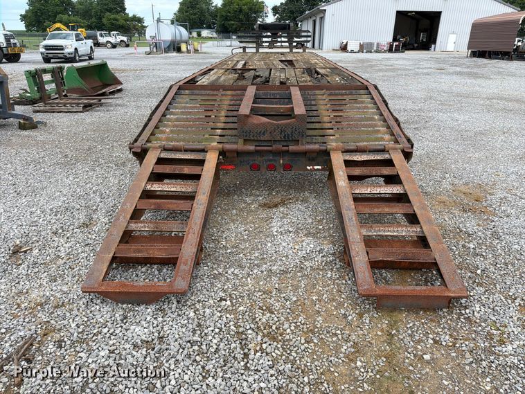 image for item FC3189 2005 Jerry James 34 Dual GN equipment trailer