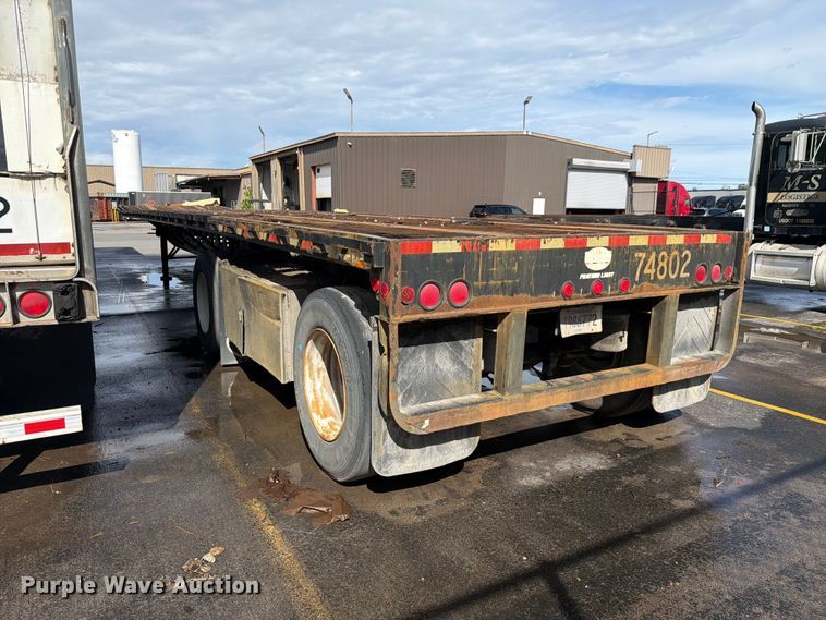 image for item FC3200 2007 Lufkin FL-11 flatbed trailer