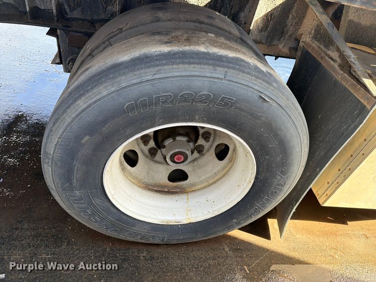 image for item FC3200 2007 Lufkin FL-11 flatbed trailer