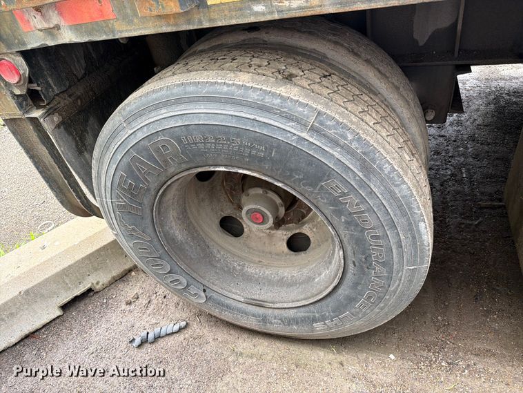 image for item FC3201 2007 Lufkin FL-11 flatbed trailer