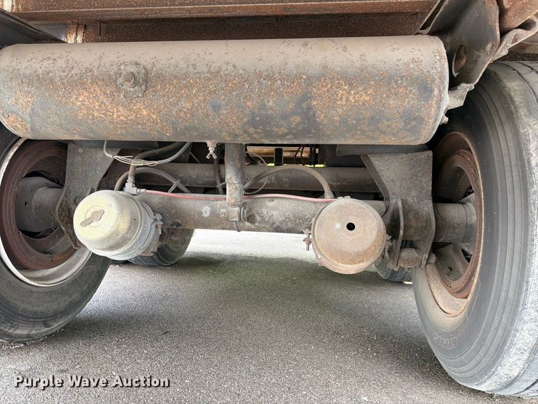 image for item FC3204 2002 Strick Commercial Trailer dry van trailer