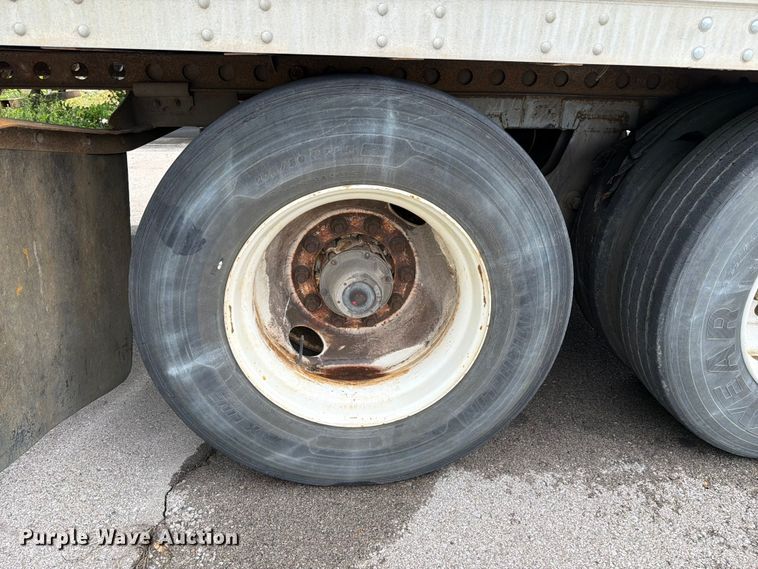 image for item FC3204 2002 Strick Commercial Trailer dry van trailer