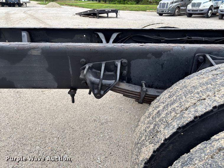 image for item FC5614 2015 International DuraStar 4300 truck cab and chassis