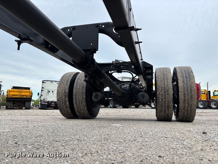 image for item FC5614 2015 International DuraStar 4300 truck cab and chassis