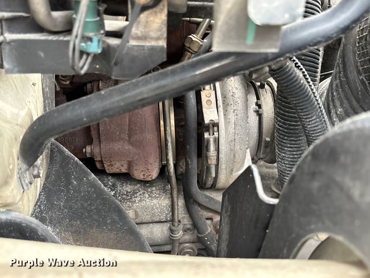 image for item FC5614 2015 International DuraStar 4300 truck cab and chassis