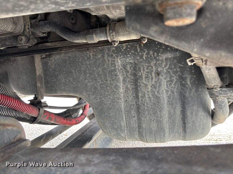 image for item FC5614 2015 International DuraStar 4300 truck cab and chassis