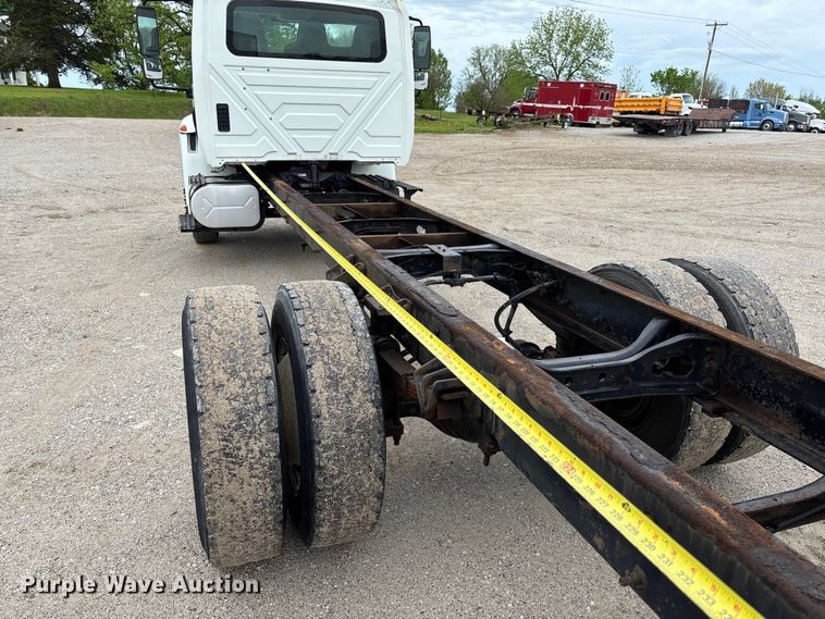 image for item FC5615 2010 International DuraStar 4300 truck cab and chassis