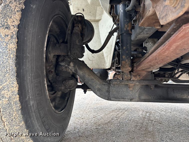 image for item FC5615 2010 International DuraStar 4300 truck cab and chassis