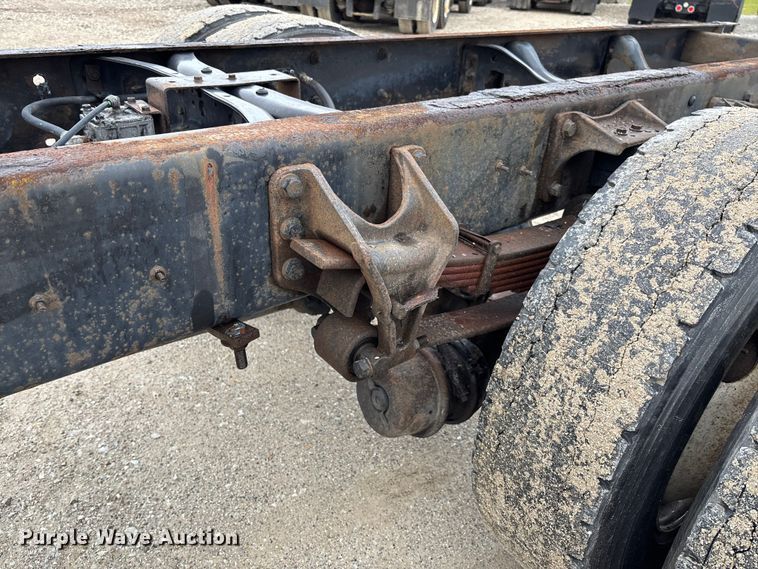 image for item FC5615 2010 International DuraStar 4300 truck cab and chassis