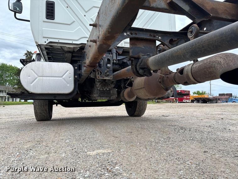 image for item FC5615 2010 International DuraStar 4300 truck cab and chassis