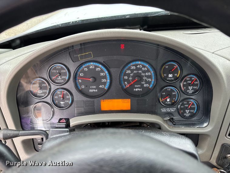 image for item FC5615 2010 International DuraStar 4300 truck cab and chassis