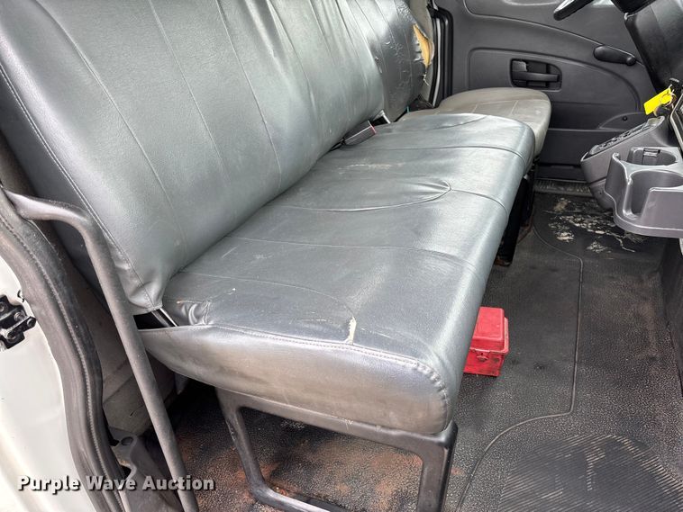 image for item FC5615 2010 International DuraStar 4300 truck cab and chassis