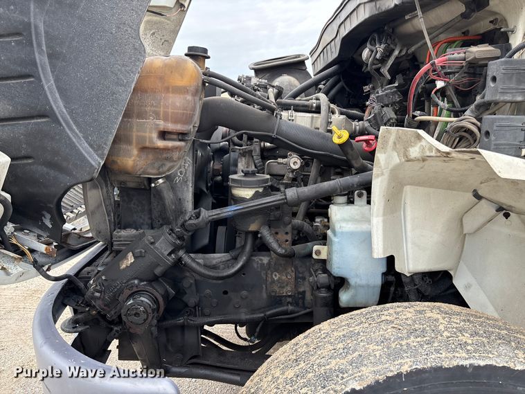 image for item FC5615 2010 International DuraStar 4300 truck cab and chassis