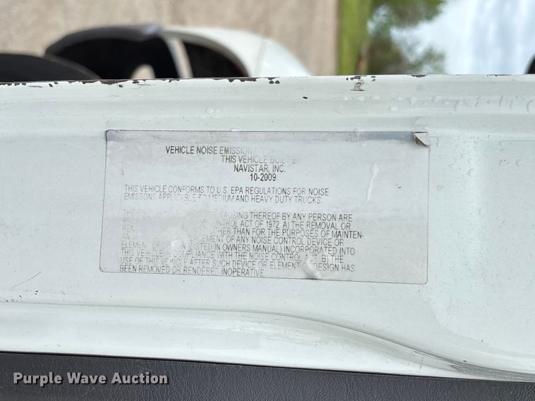 image for item FC5615 2010 International DuraStar 4300 truck cab and chassis