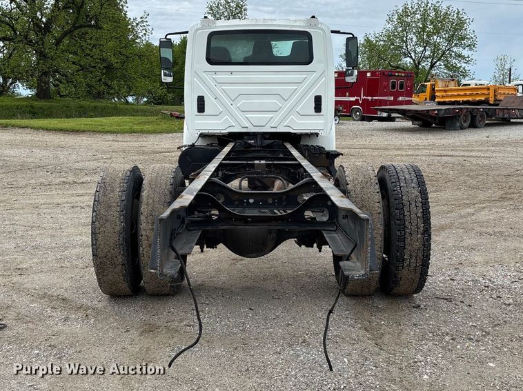 image for item FC5616 2010 International DuraStar 4300 truck cab and chassis