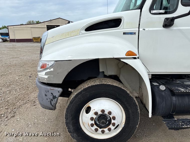 image for item FC5616 2010 International DuraStar 4300 truck cab and chassis