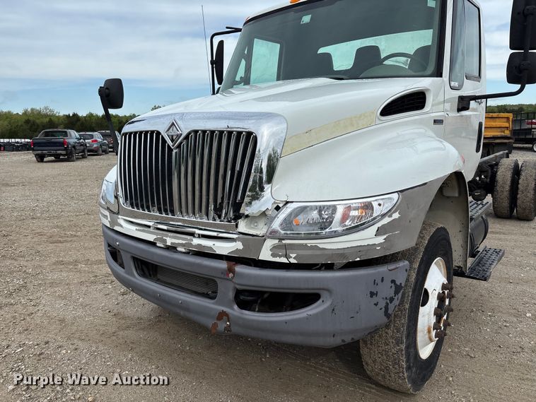 image for item FC5616 2010 International DuraStar 4300 truck cab and chassis