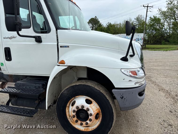 image for item FC5616 2010 International DuraStar 4300 truck cab and chassis