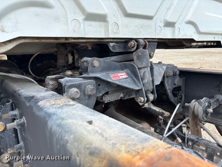 image for item FC5616 2010 International DuraStar 4300 truck cab and chassis