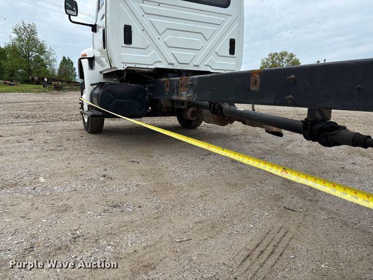 image for item FC5616 2010 International DuraStar 4300 truck cab and chassis