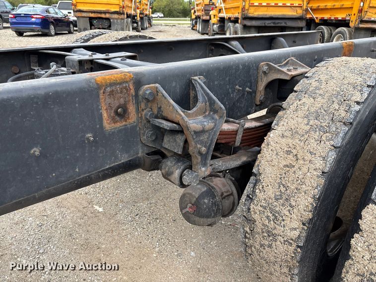 image for item FC5616 2010 International DuraStar 4300 truck cab and chassis