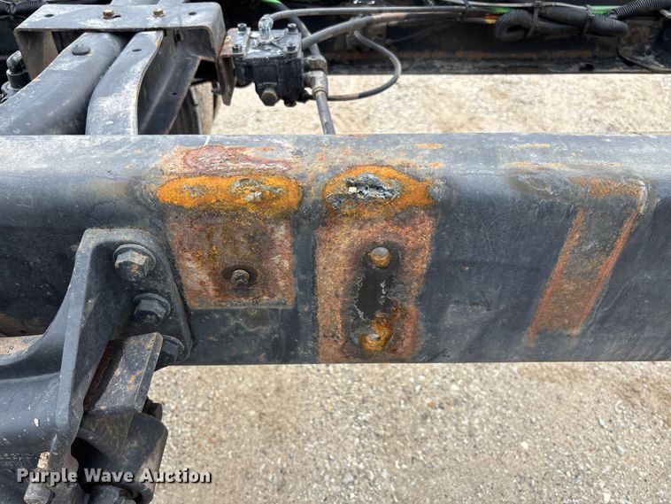 image for item FC5616 2010 International DuraStar 4300 truck cab and chassis