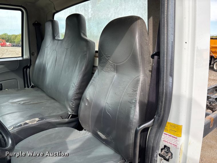 image for item FC5616 2010 International DuraStar 4300 truck cab and chassis