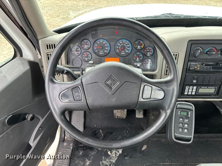 image for item FC5616 2010 International DuraStar 4300 truck cab and chassis