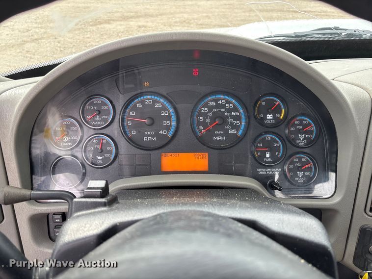 image for item FC5616 2010 International DuraStar 4300 truck cab and chassis