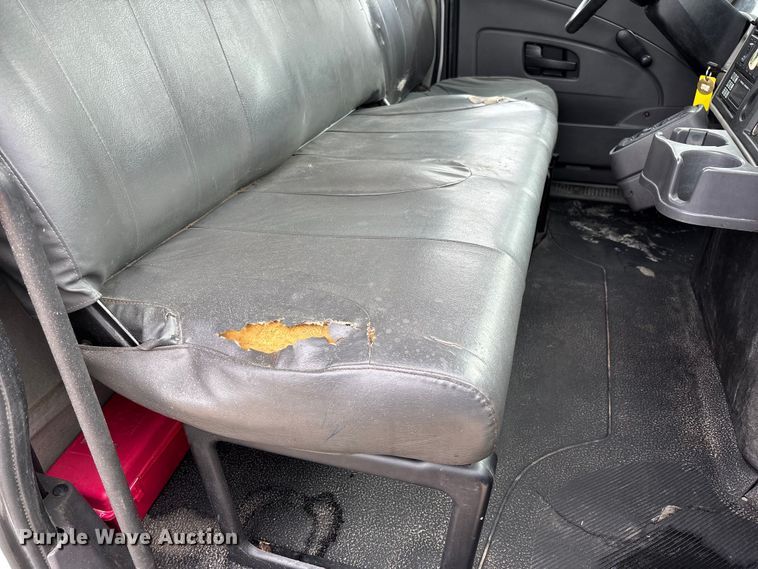 image for item FC5616 2010 International DuraStar 4300 truck cab and chassis