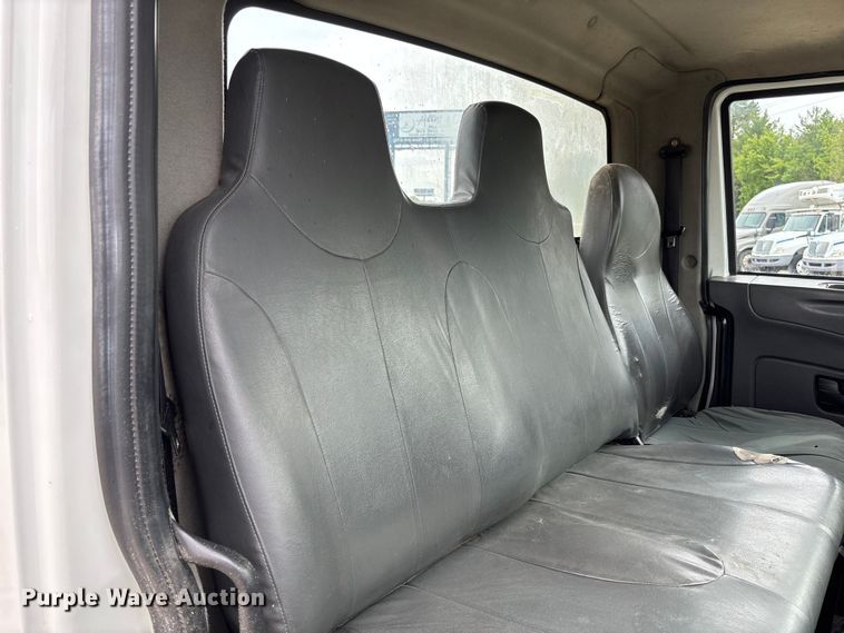 image for item FC5616 2010 International DuraStar 4300 truck cab and chassis
