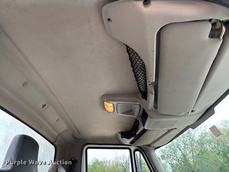 image for item FC5616 2010 International DuraStar 4300 truck cab and chassis