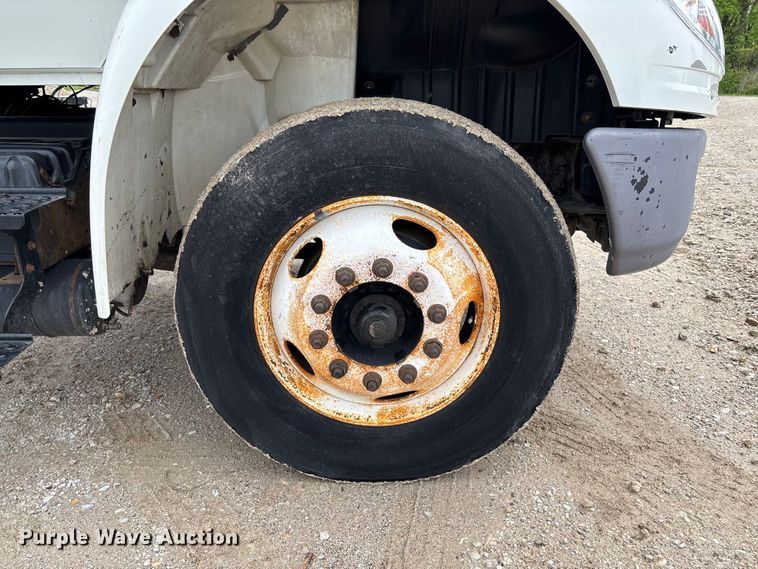 image for item FC5616 2010 International DuraStar 4300 truck cab and chassis