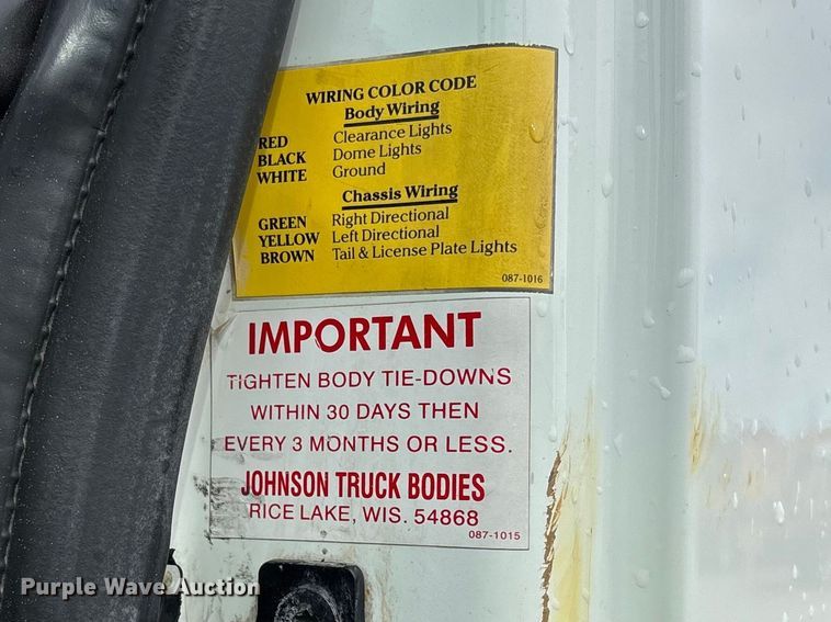 image for item FC5616 2010 International DuraStar 4300 truck cab and chassis