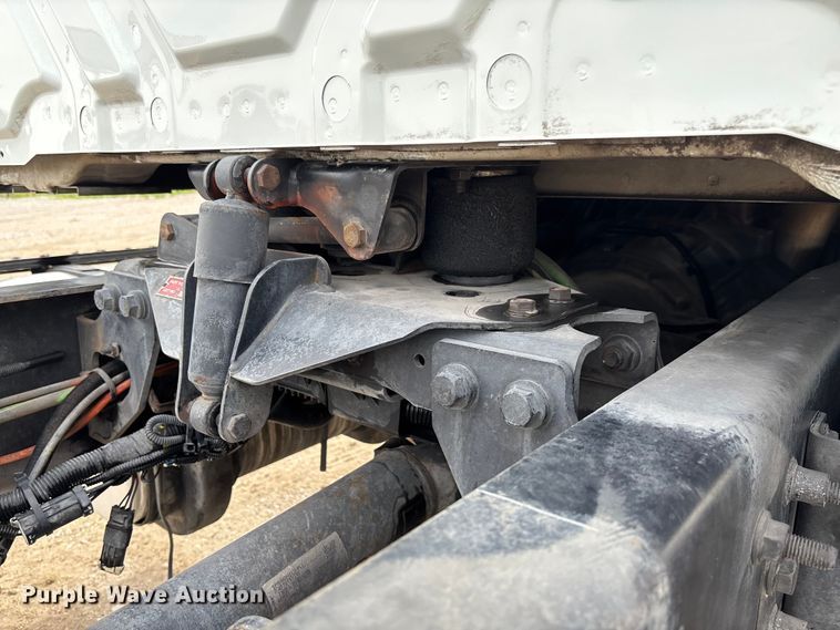 image for item FC5617 2010 International  DuraStar 4300 truck cab and chassis