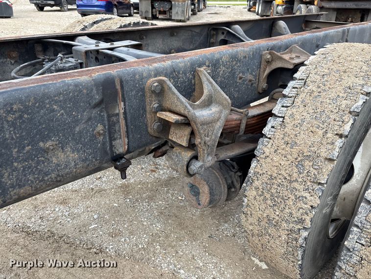 image for item FC5617 2010 International  DuraStar 4300 truck cab and chassis