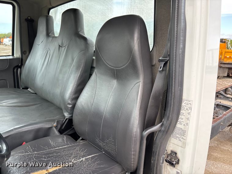 image for item FC5617 2010 International  DuraStar 4300 truck cab and chassis