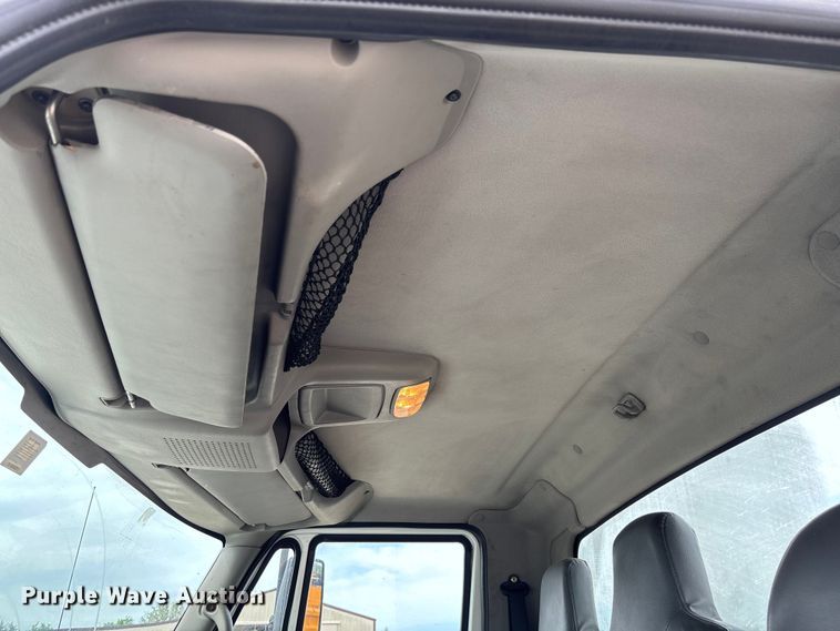 image for item FC5617 2010 International  DuraStar 4300 truck cab and chassis