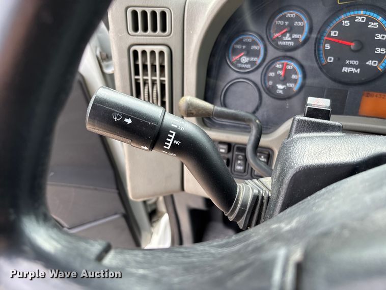 image for item FC5617 2010 International  DuraStar 4300 truck cab and chassis
