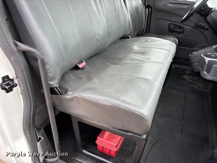 image for item FC5617 2010 International  DuraStar 4300 truck cab and chassis