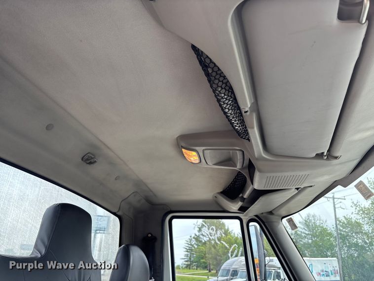 image for item FC5617 2010 International  DuraStar 4300 truck cab and chassis