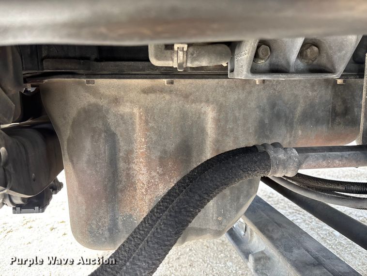 image for item FC5617 2010 International  DuraStar 4300 truck cab and chassis