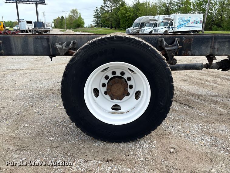 image for item FC5617 2010 International  DuraStar 4300 truck cab and chassis