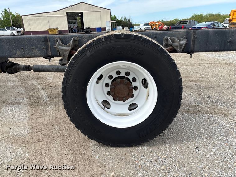 image for item FC5617 2010 International  DuraStar 4300 truck cab and chassis