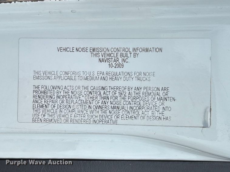 image for item FC5617 2010 International  DuraStar 4300 truck cab and chassis