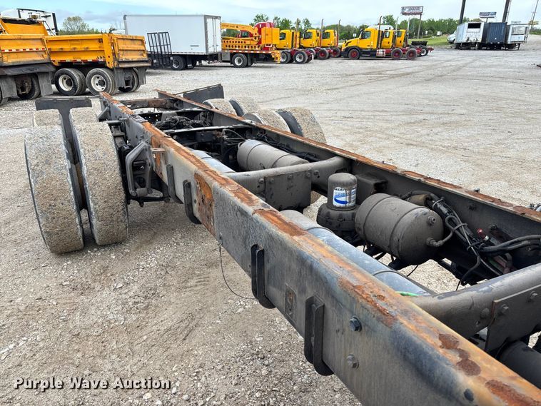 image for item FC5618 2013 Freightliner  Business Class M2 truck cab and chassis